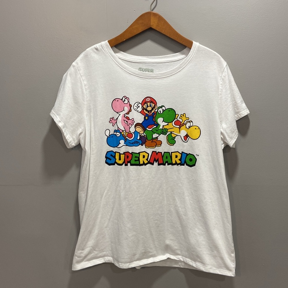 HYBRID Super Mario Shirt-Sleeve Graphic Tee - Picture 2 of 5
